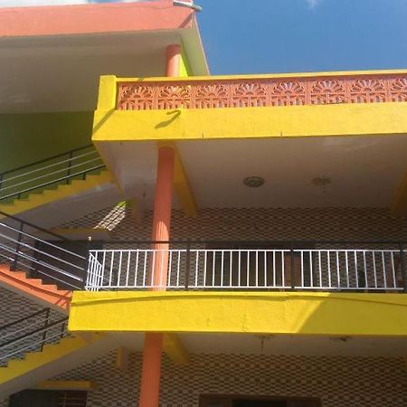 Villa Sri Ranga Residency à Māvingundi Extérieur photo